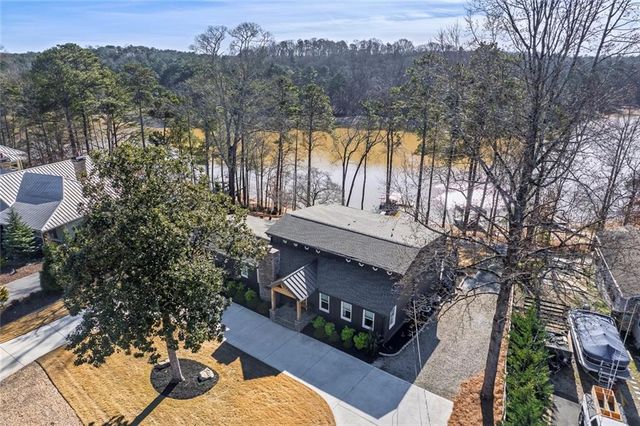 918 Pine Circle, Woodstock, GA 30189