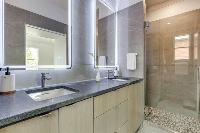 2822 N Robinson Avenue, Oklahoma City, OK 73103