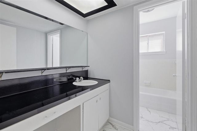 2330 17th Street, Lake Charles, LA 70601