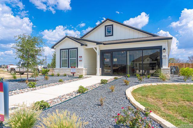 717 Willowbrook, New Braunfels, TX 78130