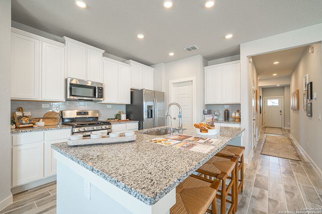 717 Willowbrook, New Braunfels, TX 78130