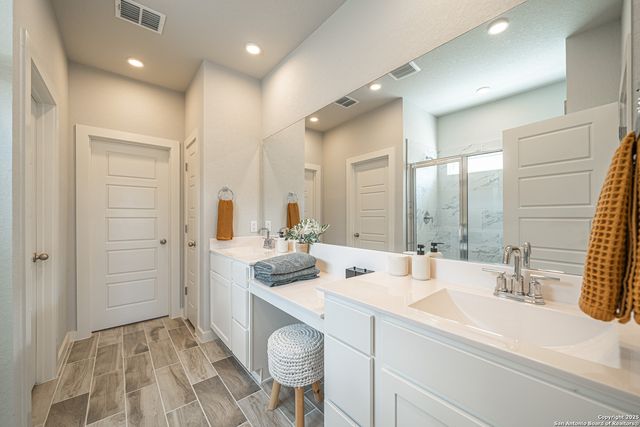 717 Willowbrook, New Braunfels, TX 78130