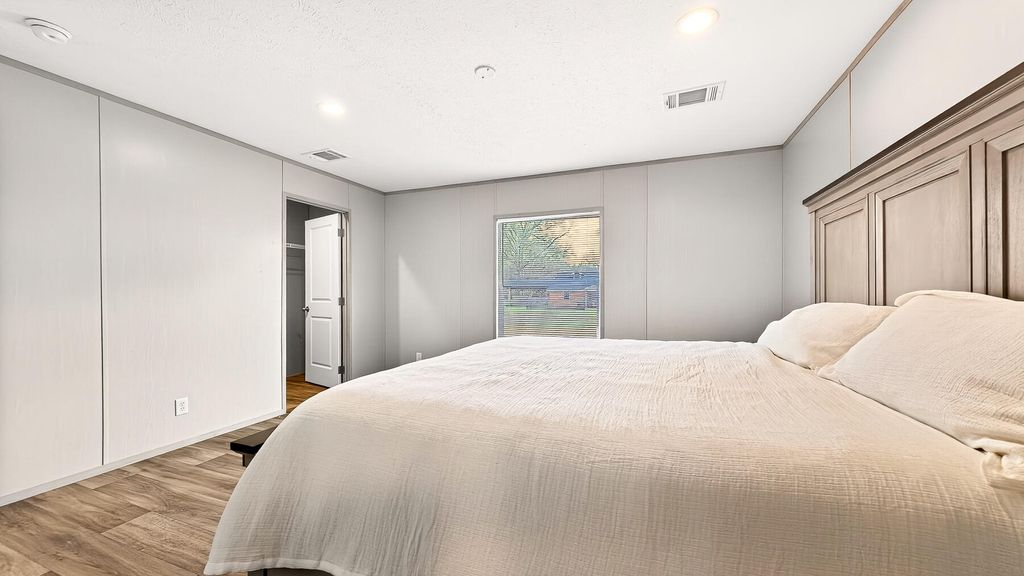 Image 10 of property listing at 122 Chapel Cross Road, Vance, SC 29163