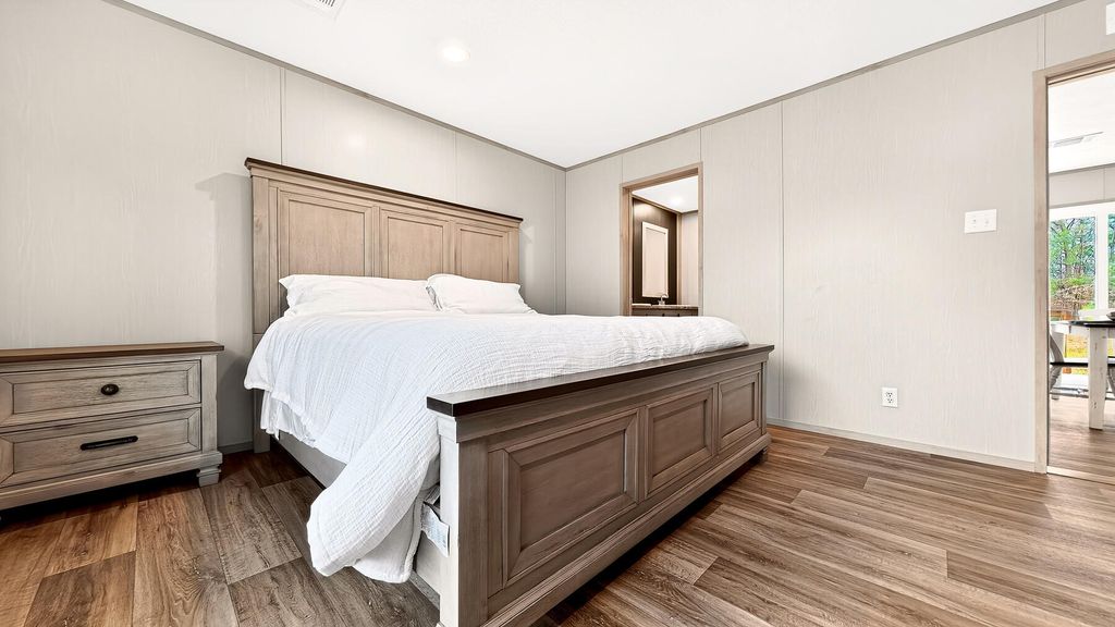 Image 12 of property listing at 122 Chapel Cross Road, Vance, SC 29163