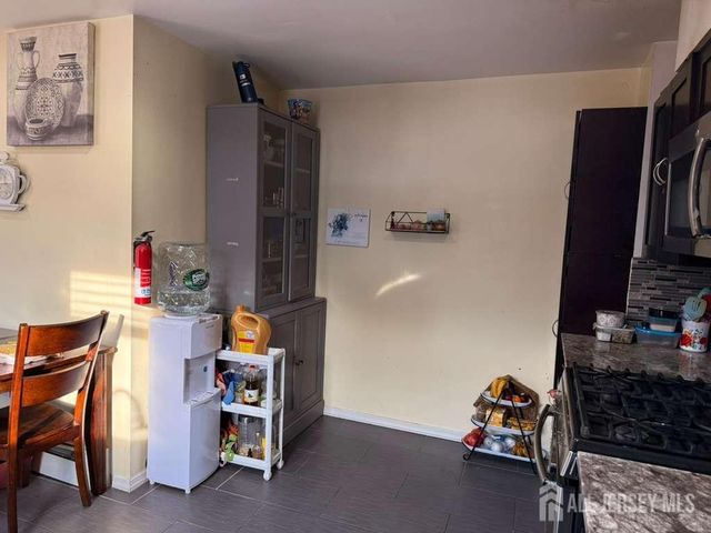 10 nutmeg Court, Edison, NJ 08820