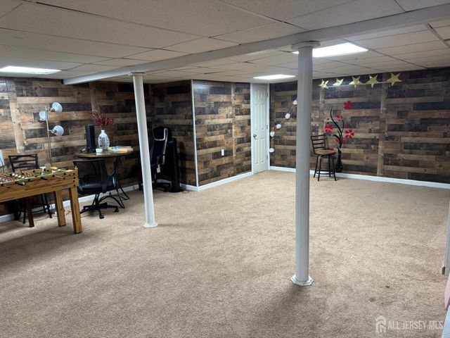 10 nutmeg Court, Edison, NJ 08820