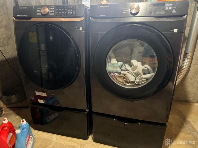 10 nutmeg Court, Edison, NJ 08820