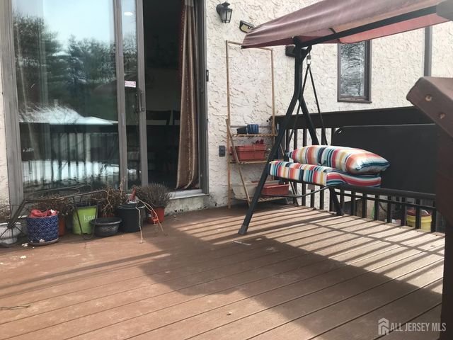 10 nutmeg Court, Edison, NJ 08820