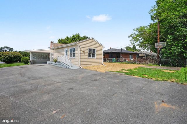 3799 CHESTNUT ST, Camp Hill, PA 17011