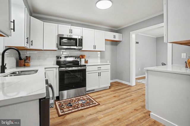 3799 CHESTNUT ST, Camp Hill, PA 17011