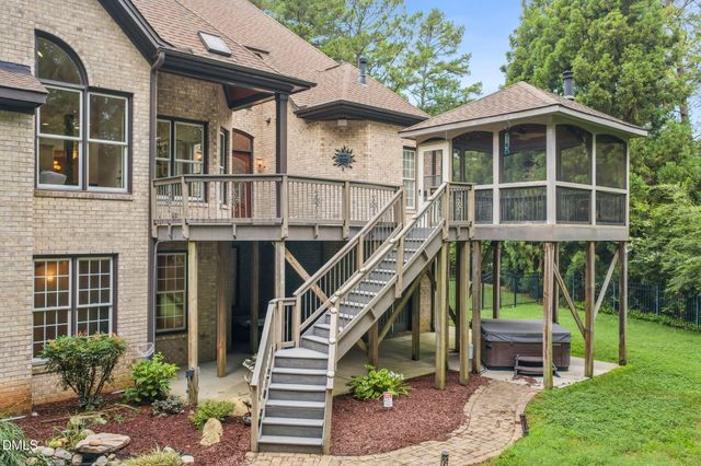 6116 Crescent Knoll Drive, Raleigh, NC 27614
