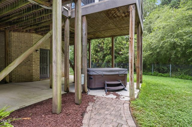 6116 Crescent Knoll Drive, Raleigh, NC 27614