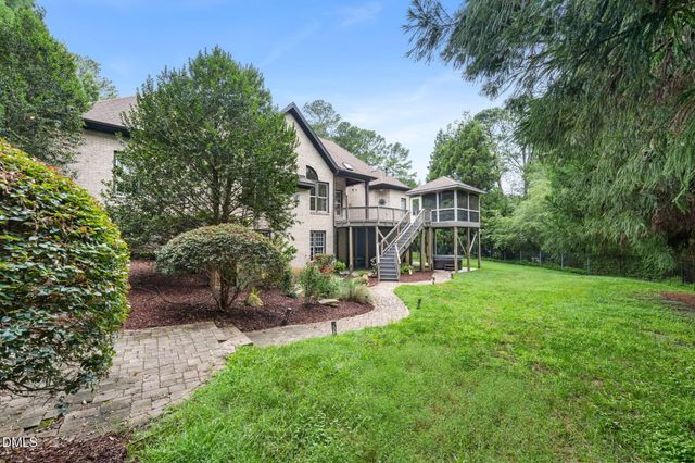6116 Crescent Knoll Drive, Raleigh, NC 27614