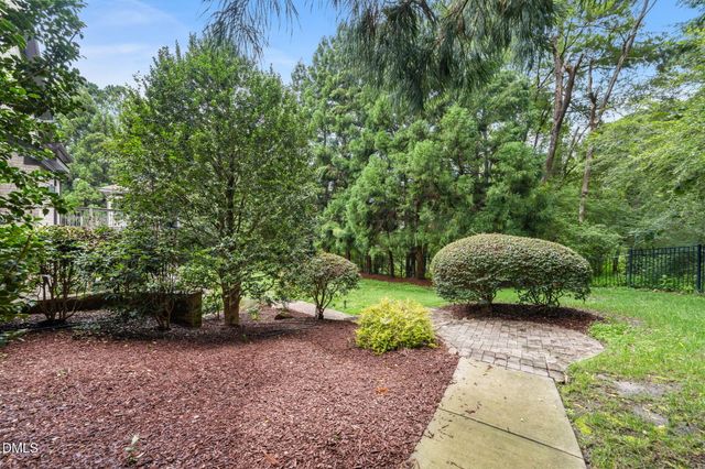 6116 Crescent Knoll Drive, Raleigh, NC 27614