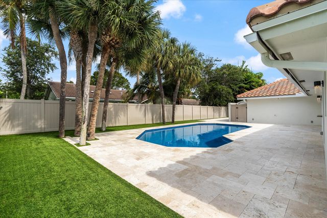 2069 SW 7th Court, Boca Raton, FL 33486