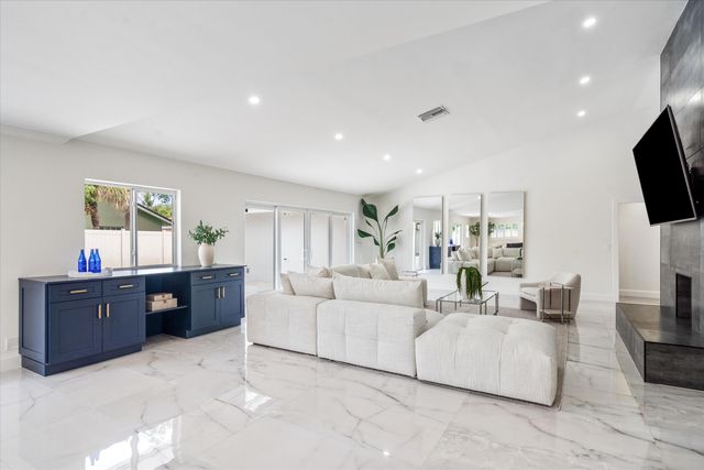 2069 SW 7th Court, Boca Raton, FL 33486