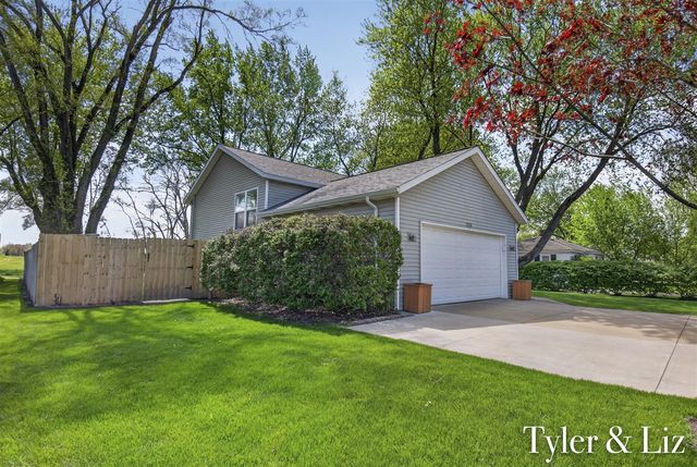 10298 Gordon Street, Zeeland, MI 49464