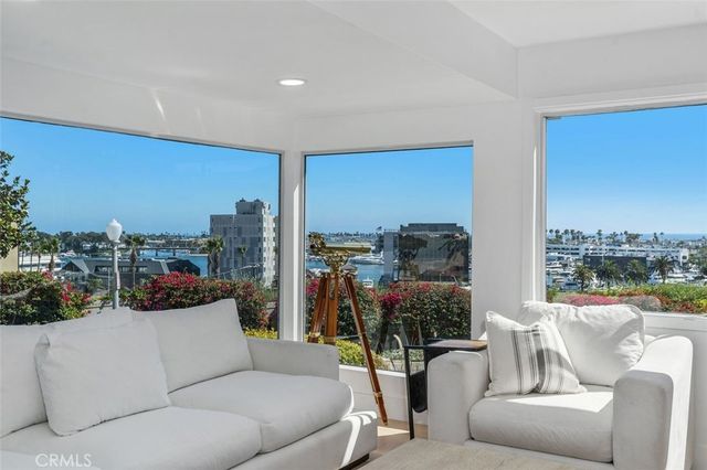 233 Santa Ana, Newport Beach, CA 92663