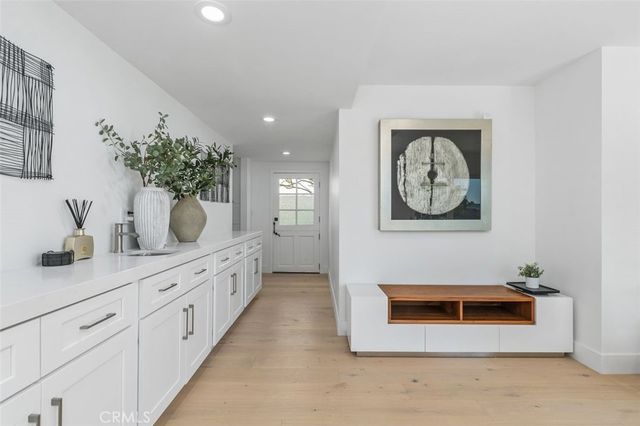 233 Santa Ana, Newport Beach, CA 92663