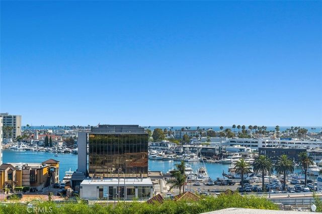 233 Santa Ana, Newport Beach, CA 92663
