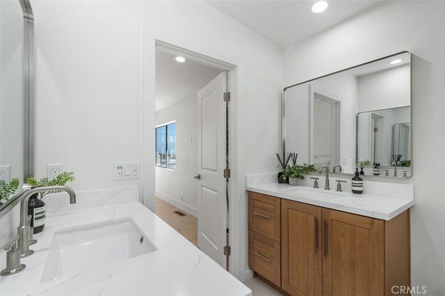 233 Santa Ana, Newport Beach, CA 92663