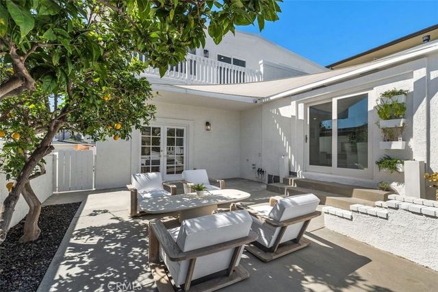 233 Santa Ana, Newport Beach, CA 92663