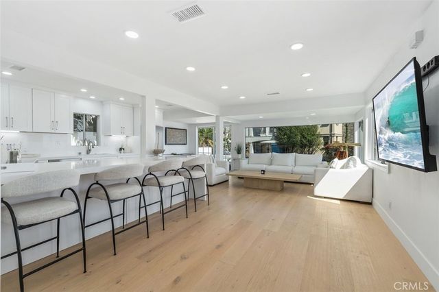 233 Santa Ana, Newport Beach, CA 92663