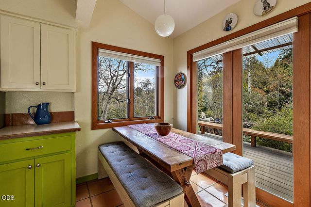 2260 Old Highway 99 S, Ashland, OR 97520