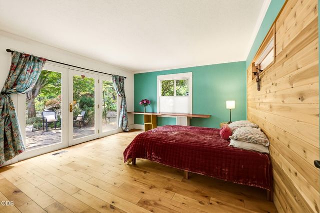 2260 Old Highway 99 S, Ashland, OR 97520
