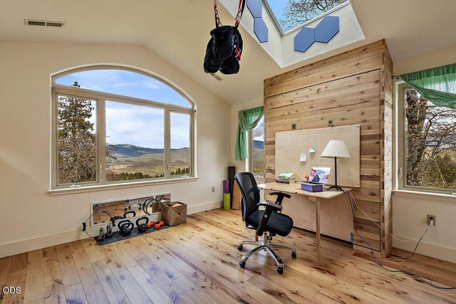 2260 Old Highway 99 S, Ashland, OR 97520