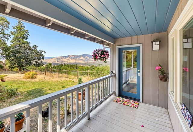2260 Old Highway 99 S, Ashland, OR 97520