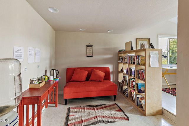2260 Old Highway 99 S, Ashland, OR 97520