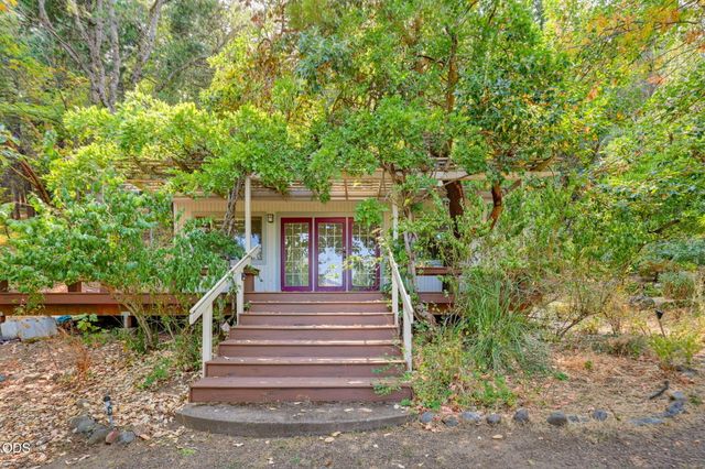 2260 Old Highway 99 S, Ashland, OR 97520