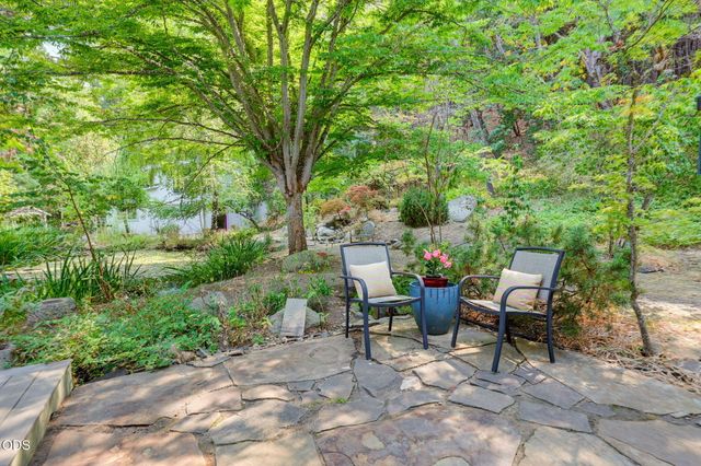 2260 Old Highway 99 S, Ashland, OR 97520