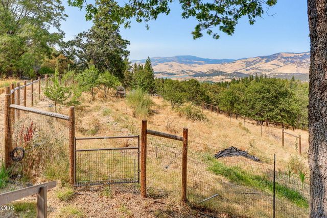 2260 Old Highway 99 S, Ashland, OR 97520