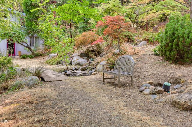 2260 Old Highway 99 S, Ashland, OR 97520