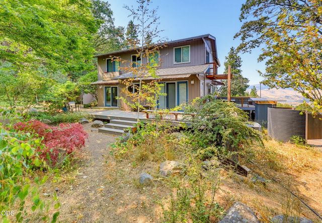 2260 Old Highway 99 S, Ashland, OR 97520