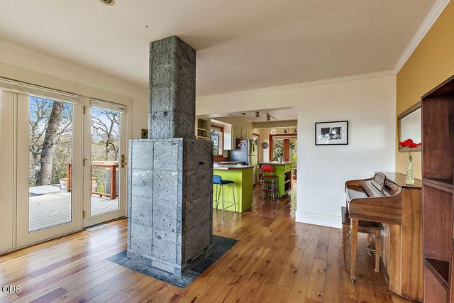2260 Old Highway 99 S, Ashland, OR 97520