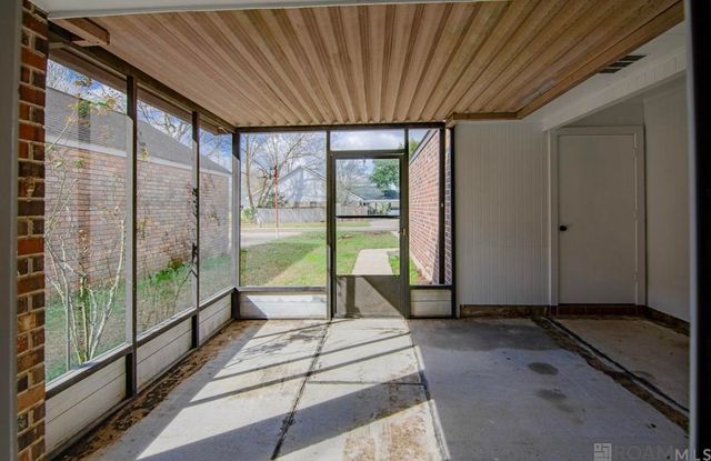 30464 Fairway View Dr, Denham Springs, LA 70726