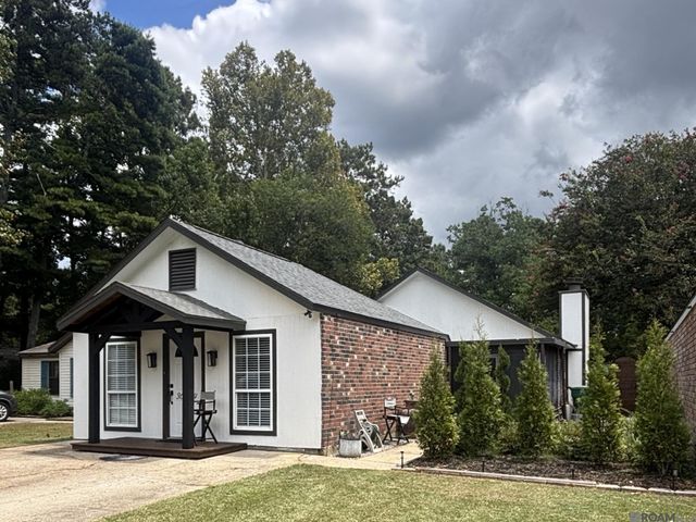 30464 Fairway View Dr, Denham Springs, LA 70726