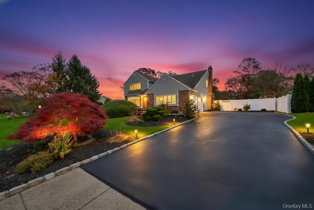 9 Kimberly Avenue Avenue, Farmingville, NY 11738