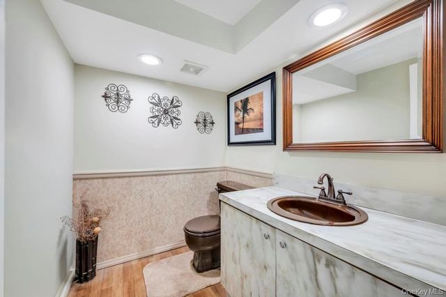 9 Kimberly Avenue Avenue, Farmingville, NY 11738