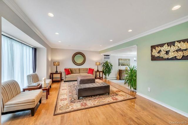 9 Kimberly Avenue Avenue, Farmingville, NY 11738