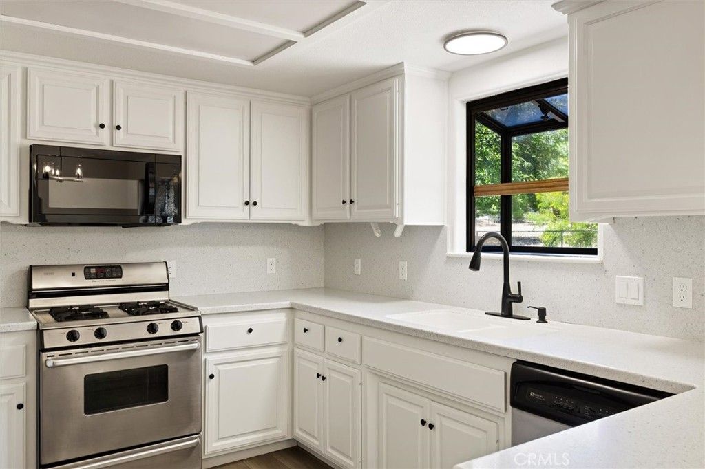Image 10 of property listing at 14740 Morningside Road, Atascadero, CA 93422