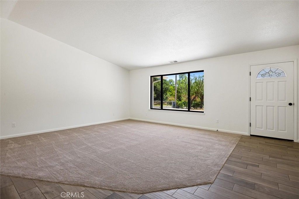 Image 5 of property listing at 14740 Morningside Road, Atascadero, CA 93422