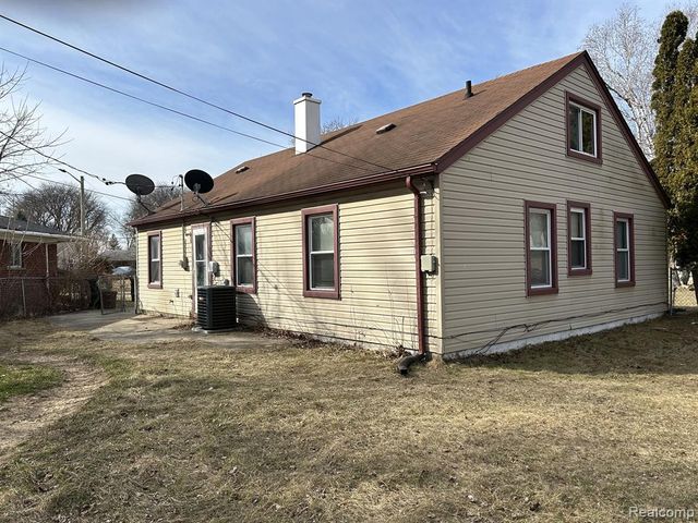 12871 Saratoga Street, Oak Park, MI 48237