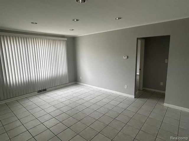 12871 Saratoga Street, Oak Park, MI 48237