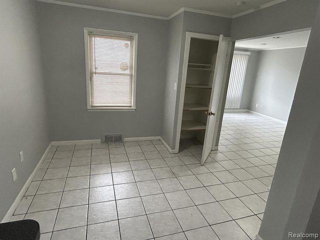 12871 Saratoga Street, Oak Park, MI 48237