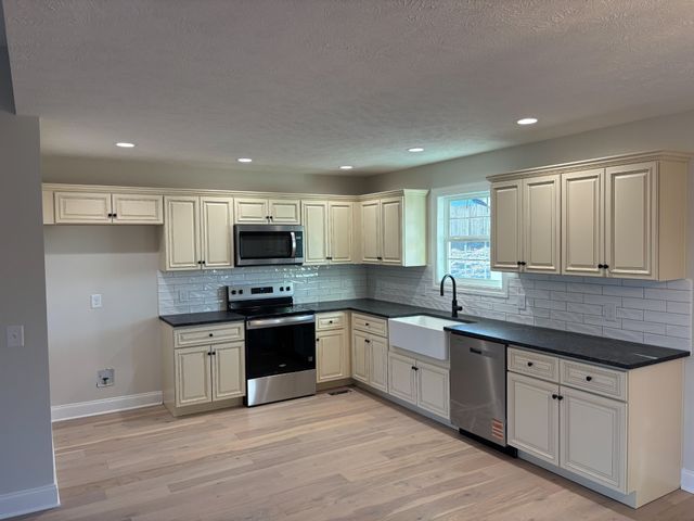 606 Shadow Dr, Shelbyville, TN 37160