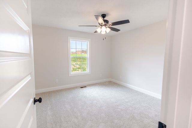 606 Shadow Dr, Shelbyville, TN 37160